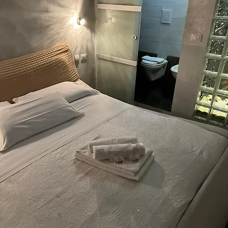 בית אירוח Glamour Spanish Steps