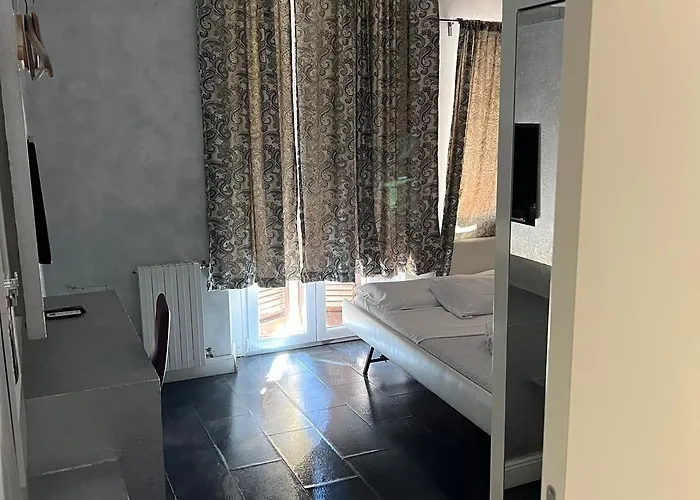 Glamour Spanish Steps * Roma